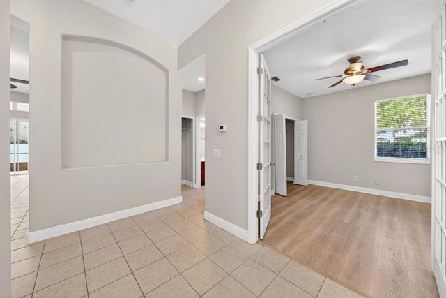 201 W BLUE WATER EDGE DRIVE, Eustis, FL 32736