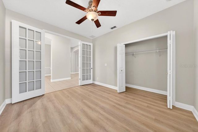 201 W BLUE WATER EDGE DRIVE, Eustis, FL 32736