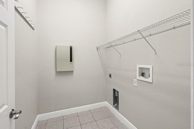 201 W BLUE WATER EDGE DRIVE, Eustis, FL 32736