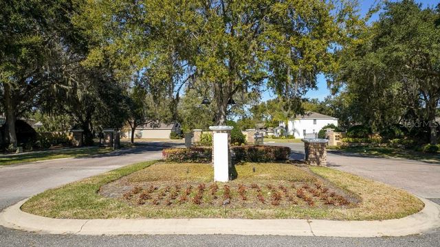 201 W BLUE WATER EDGE DRIVE, Eustis, FL 32736