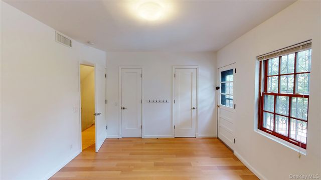278 Burns Street 1, Forest Hills, NY 11375