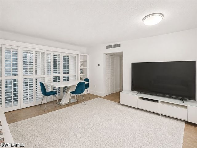 2350 W 1st ST 303, Fort Myers, FL 33901
