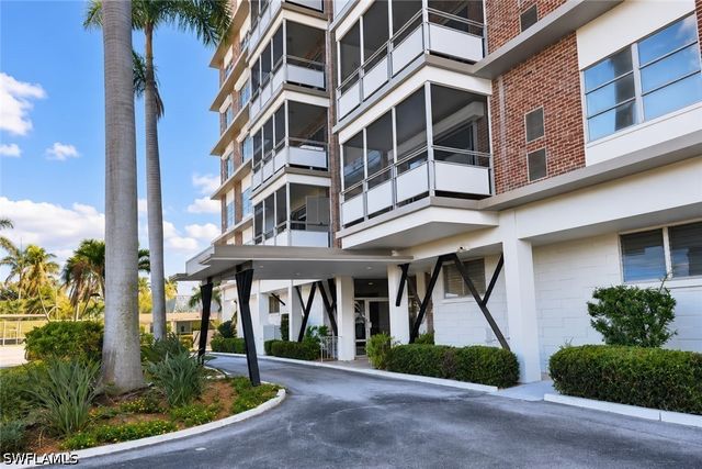 2350 W 1st ST 303, Fort Myers, FL 33901