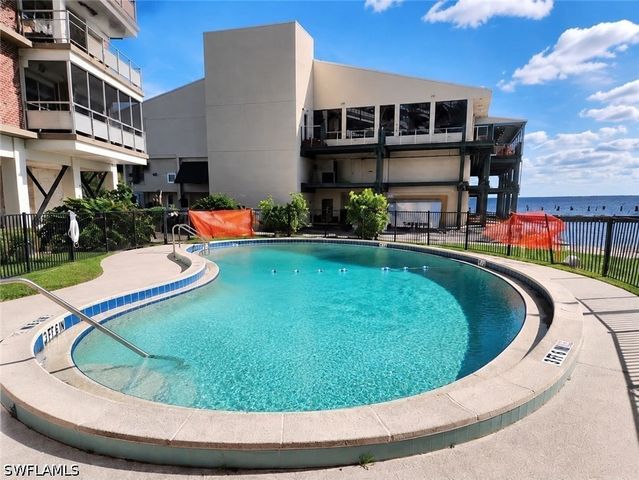 2350 W 1st ST 303, Fort Myers, FL 33901