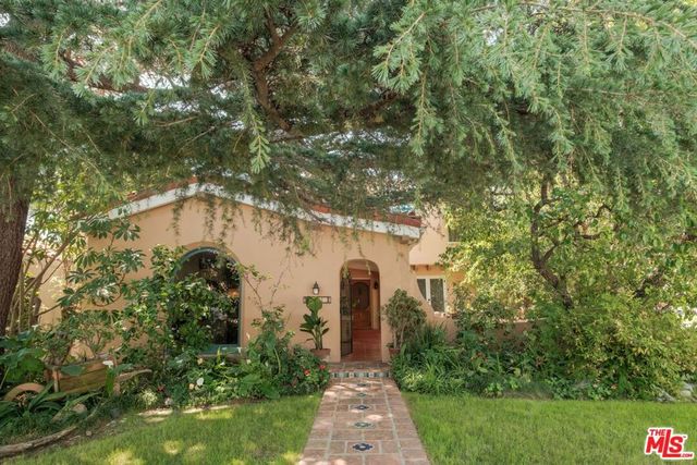 1165 N Howard Street, Glendale, CA 91207