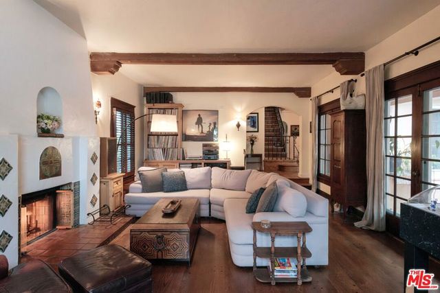 1165 N Howard Street, Glendale, CA 91207