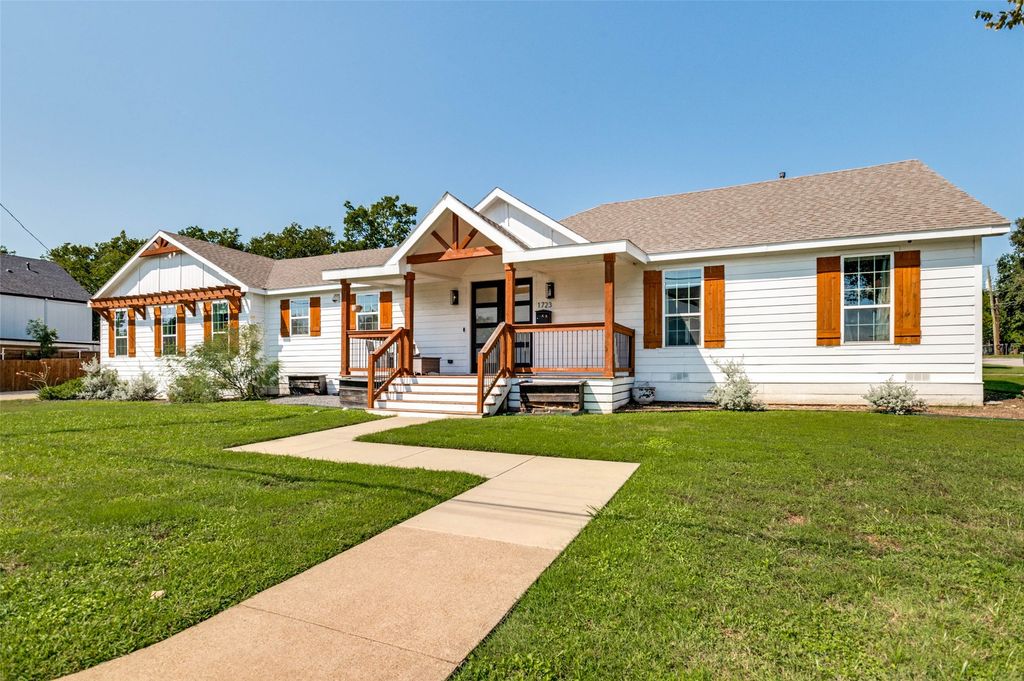 1723 N Edgefield Avenue, Dallas, TX 75208