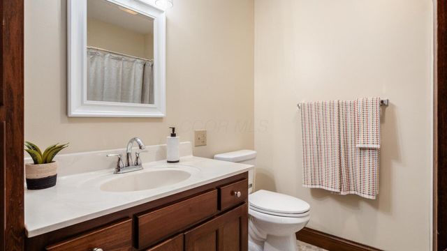 240 Mockingbird Hill Road, Zanesville, OH 43701