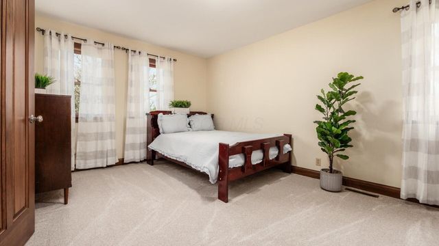 240 Mockingbird Hill Road, Zanesville, OH 43701