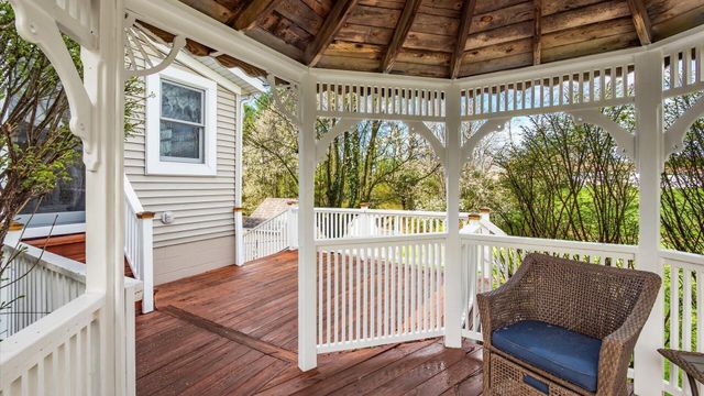 240 Mockingbird Hill Road, Zanesville, OH 43701