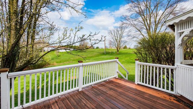 240 Mockingbird Hill Road, Zanesville, OH 43701