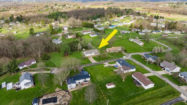 240 Mockingbird Hill Road, Zanesville, OH 43701