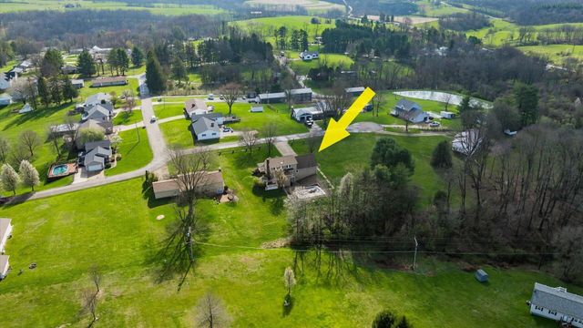 240 Mockingbird Hill Road, Zanesville, OH 43701