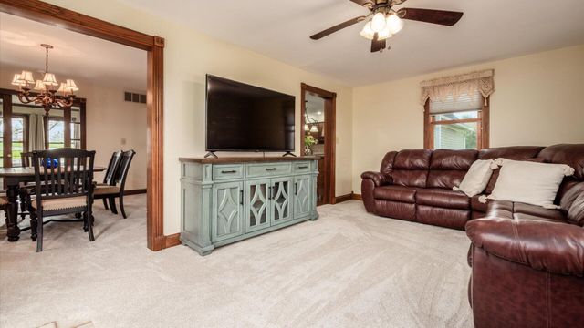 240 Mockingbird Hill Road, Zanesville, OH 43701