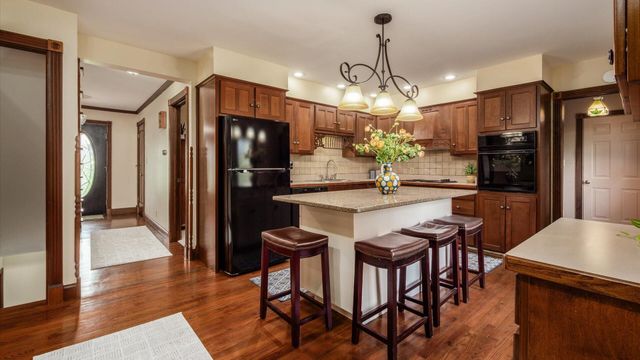 240 Mockingbird Hill Road, Zanesville, OH 43701