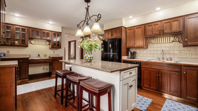 240 Mockingbird Hill Road, Zanesville, OH 43701