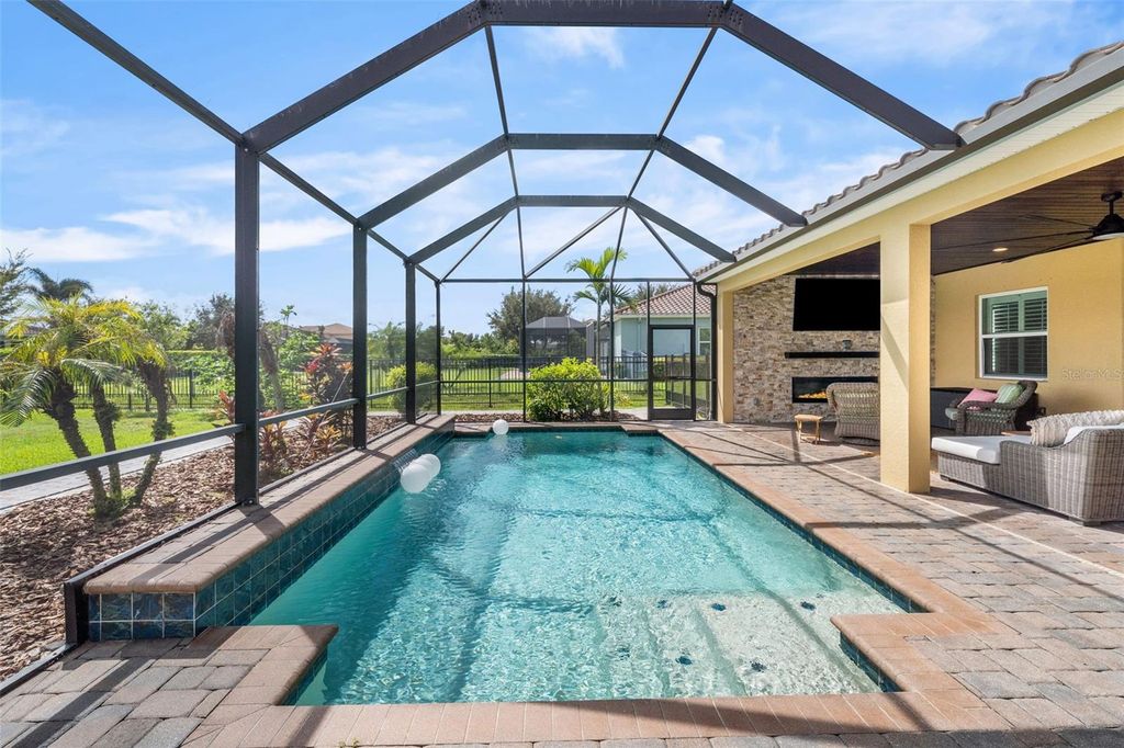 Image 2 of property listing at 125 167TH BOULEVARD E, Bradenton, FL 34212