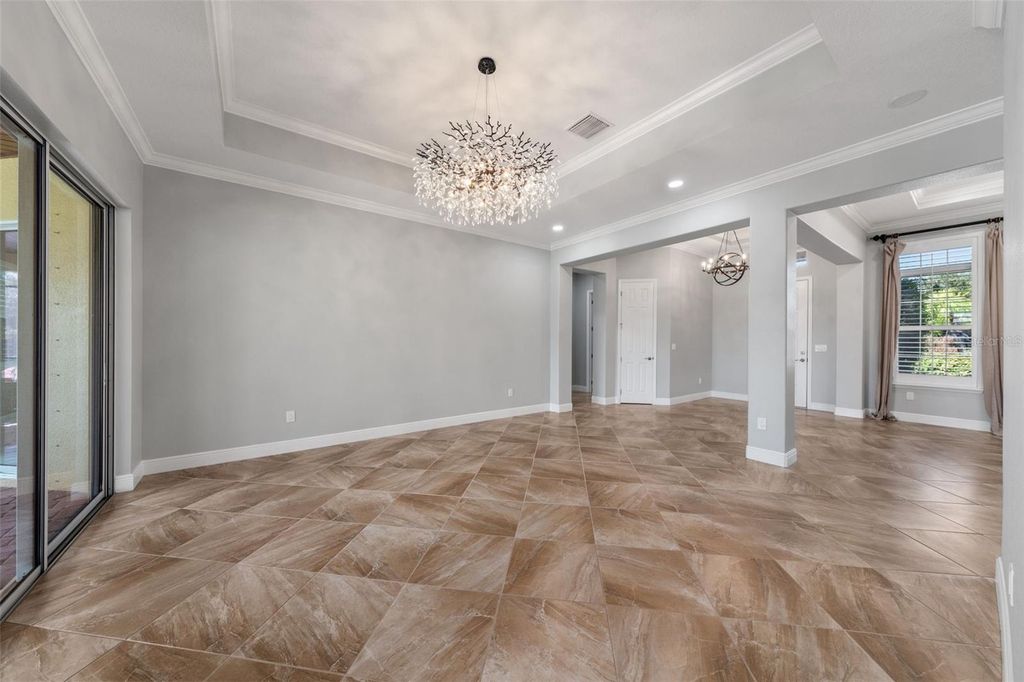 Image 11 of property listing at 125 167TH BOULEVARD E, Bradenton, FL 34212