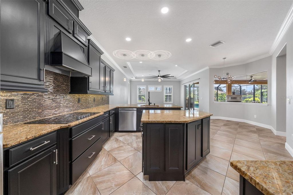 Image 18 of property listing at 125 167TH BOULEVARD E, Bradenton, FL 34212