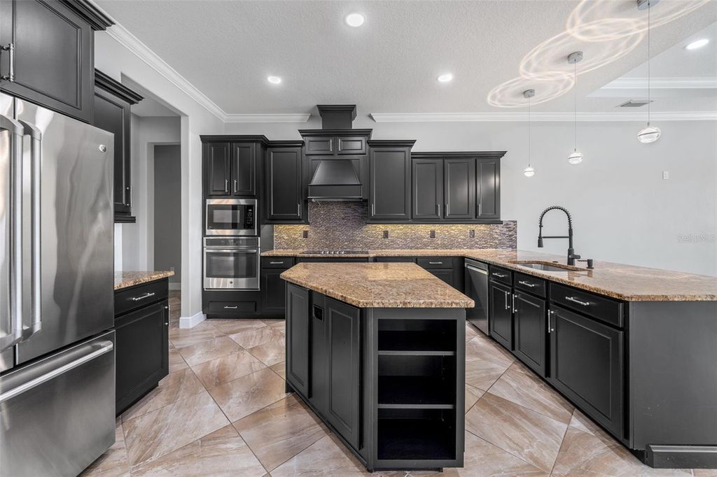 Image 19 of property listing at 125 167TH BOULEVARD E, Bradenton, FL 34212