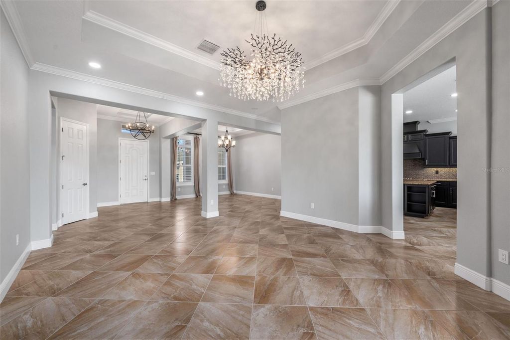 Image 4 of property listing at 125 167TH BOULEVARD E, Bradenton, FL 34212