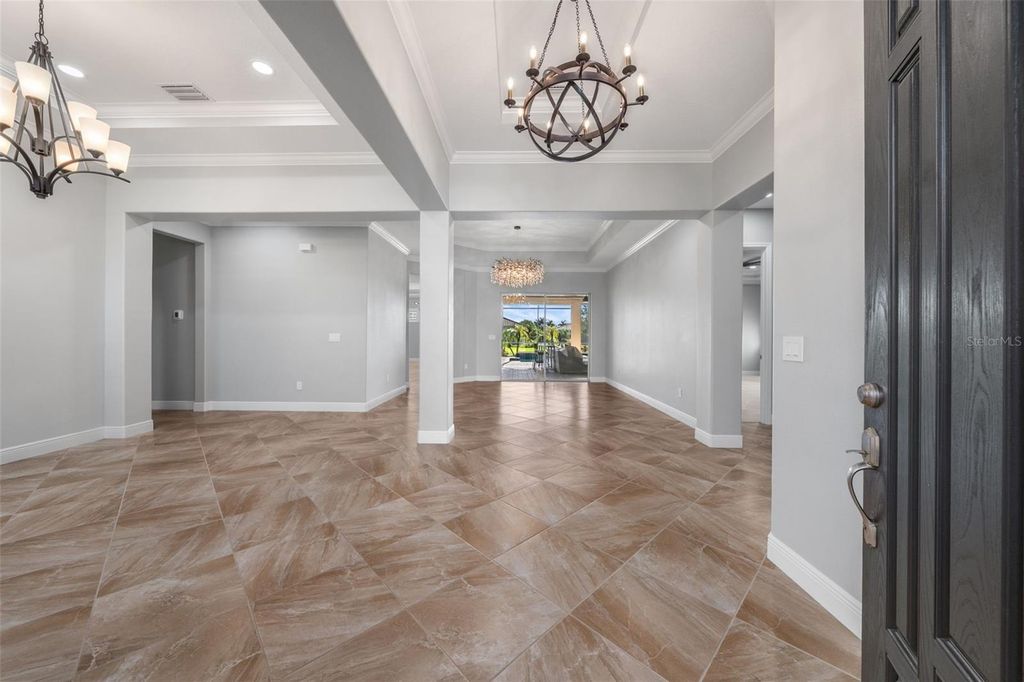 Image 6 of property listing at 125 167TH BOULEVARD E, Bradenton, FL 34212
