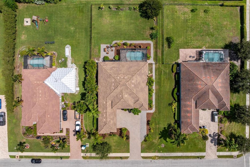 Image 63 of property listing at 125 167TH BOULEVARD E, Bradenton, FL 34212