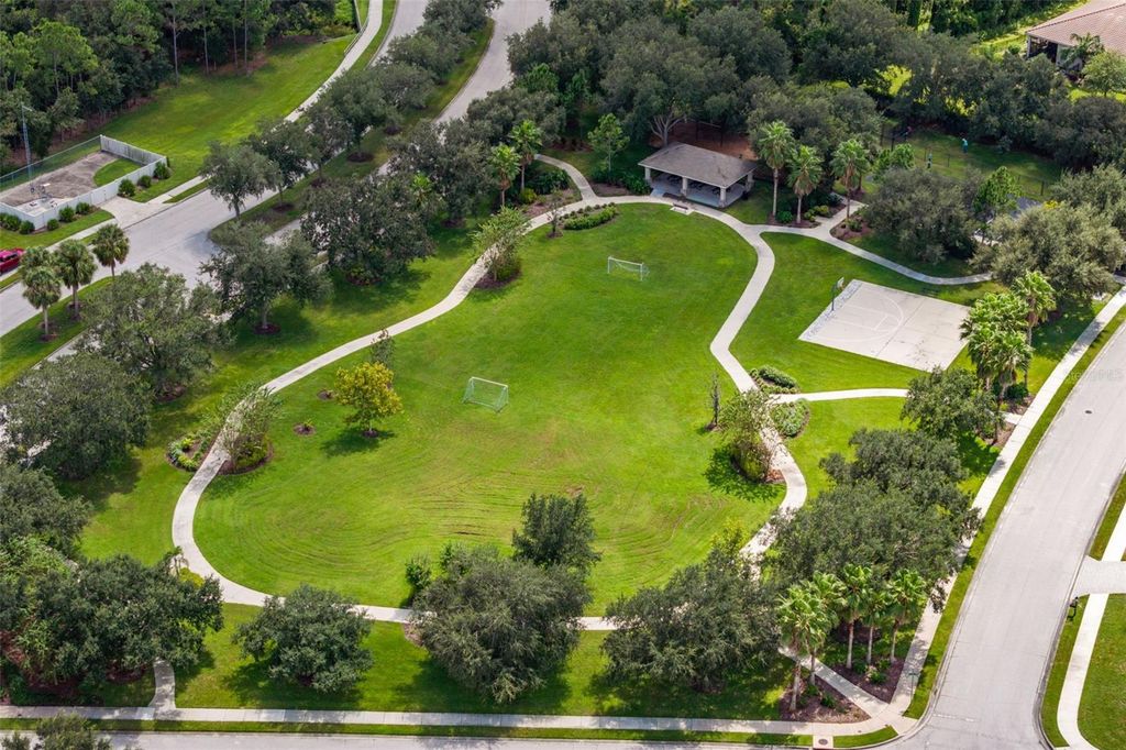 Image 65 of property listing at 125 167TH BOULEVARD E, Bradenton, FL 34212