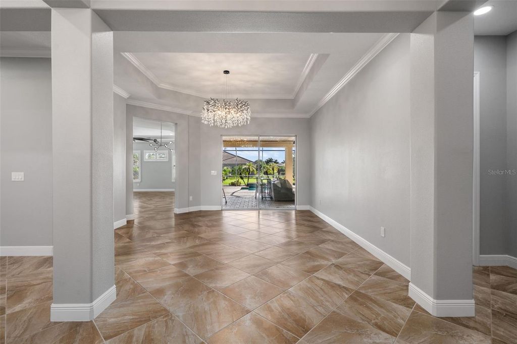 Image 8 of property listing at 125 167TH BOULEVARD E, Bradenton, FL 34212