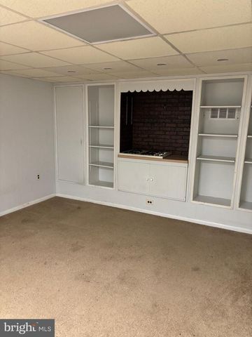 2951 S 15TH ST, Philadelphia, PA 19145