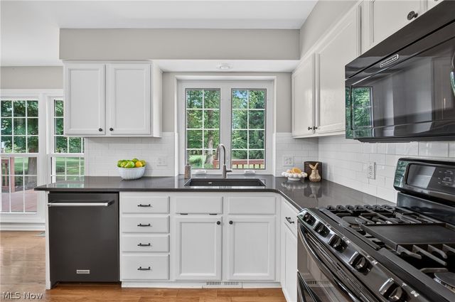 2883 Hawkins Lane, Twinsburg, OH 44087