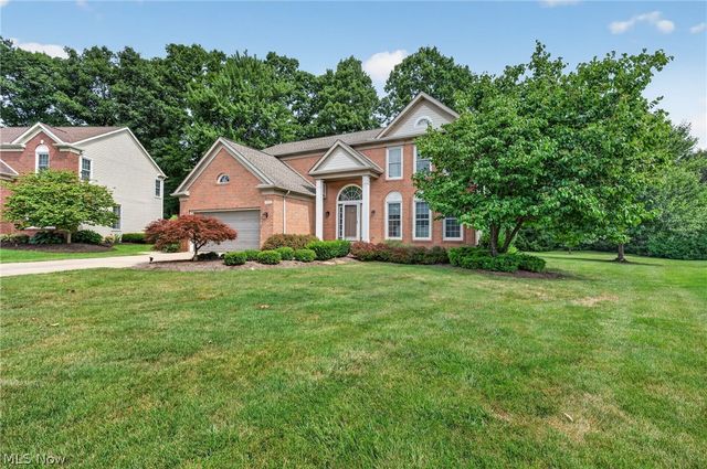 2883 Hawkins Lane, Twinsburg, OH 44087