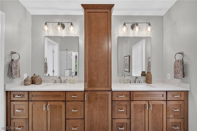 2883 Hawkins Lane, Twinsburg, OH 44087