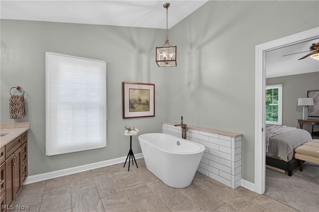 2883 Hawkins Lane, Twinsburg, OH 44087