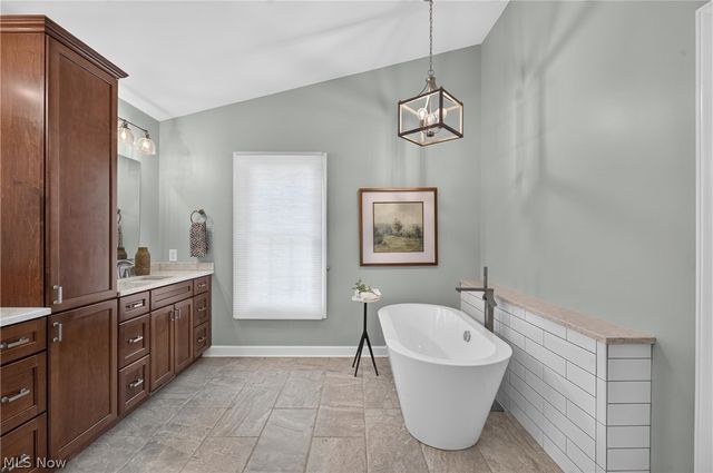2883 Hawkins Lane, Twinsburg, OH 44087