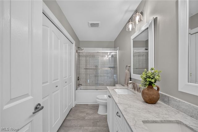 2883 Hawkins Lane, Twinsburg, OH 44087