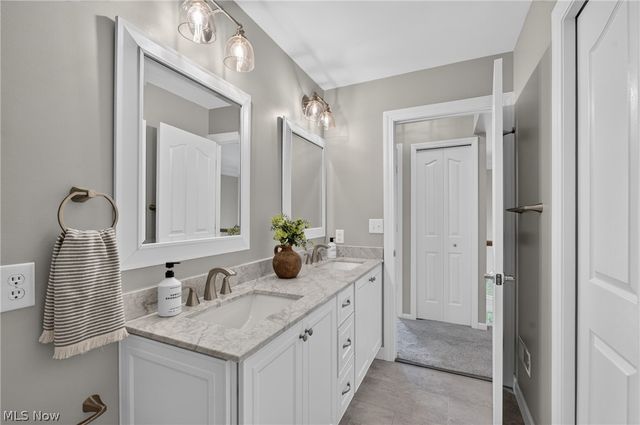 2883 Hawkins Lane, Twinsburg, OH 44087