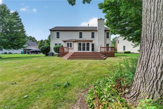 2883 Hawkins Lane, Twinsburg, OH 44087