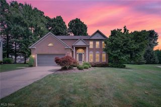 2883 Hawkins Lane, Twinsburg, OH 44087