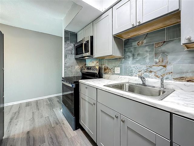 6100 12TH STREET S 313, St Petersburg, FL 33705