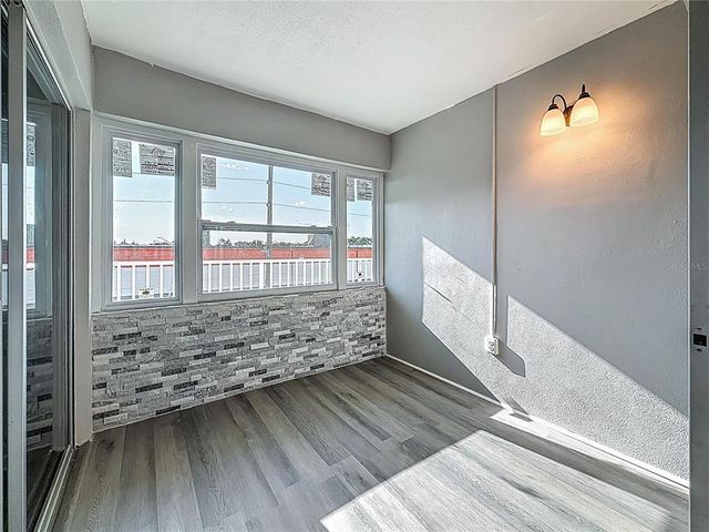 6100 12TH STREET S 313, St Petersburg, FL 33705