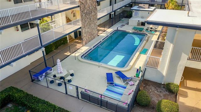 6100 12TH STREET S 313, St Petersburg, FL 33705