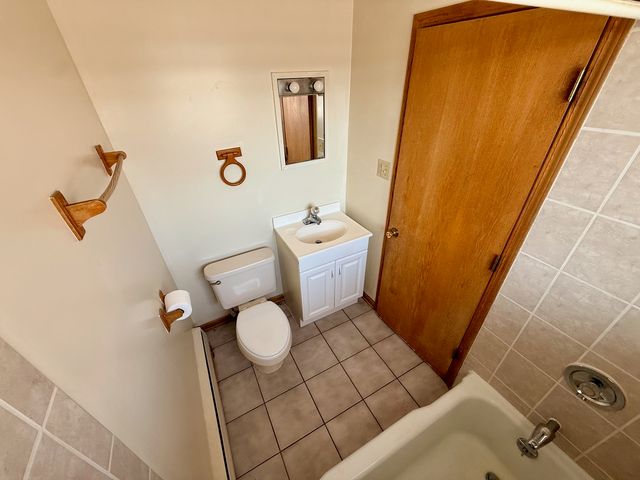 4211 W 95th Street 2C, Oak Lawn, IL 60453