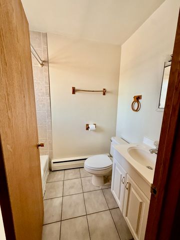 4211 W 95th Street 2C, Oak Lawn, IL 60453