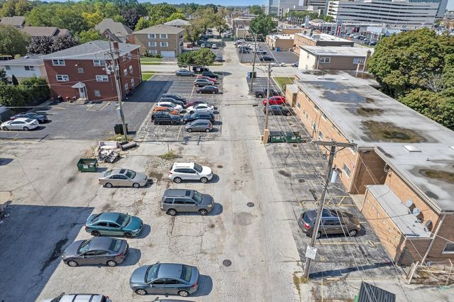 4211 W 95th Street 2C, Oak Lawn, IL 60453