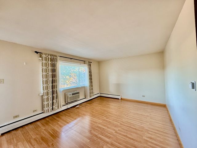 4211 W 95th Street 2C, Oak Lawn, IL 60453