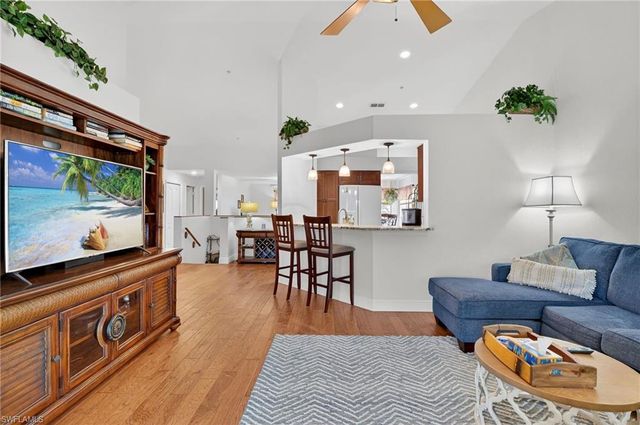 354 Dover PL # 202, Naples, FL 34104