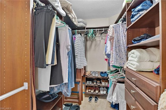 354 Dover PL # 202, Naples, FL 34104