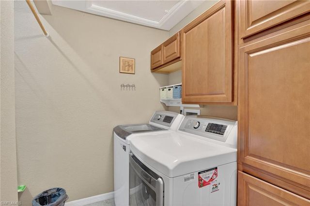 354 Dover PL # 202, Naples, FL 34104