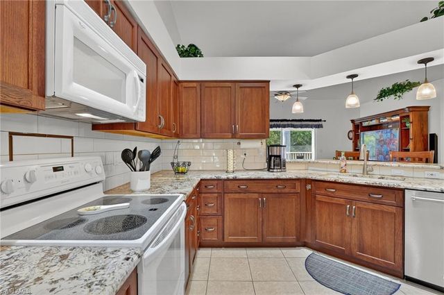 354 Dover PL # 202, Naples, FL 34104